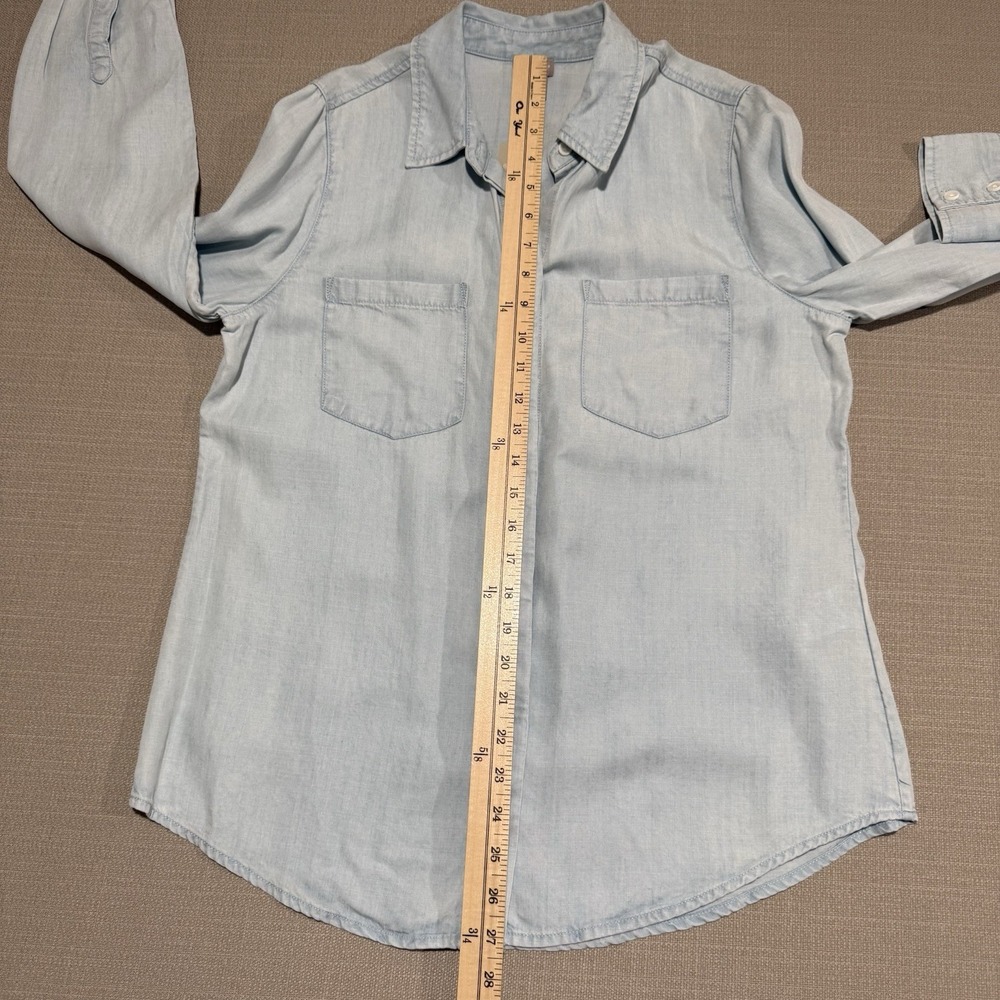 Chico's Classic Button Up Chambray Denim Shirt Womens Size 1 Petite Minimalist - Picture 7 of 7